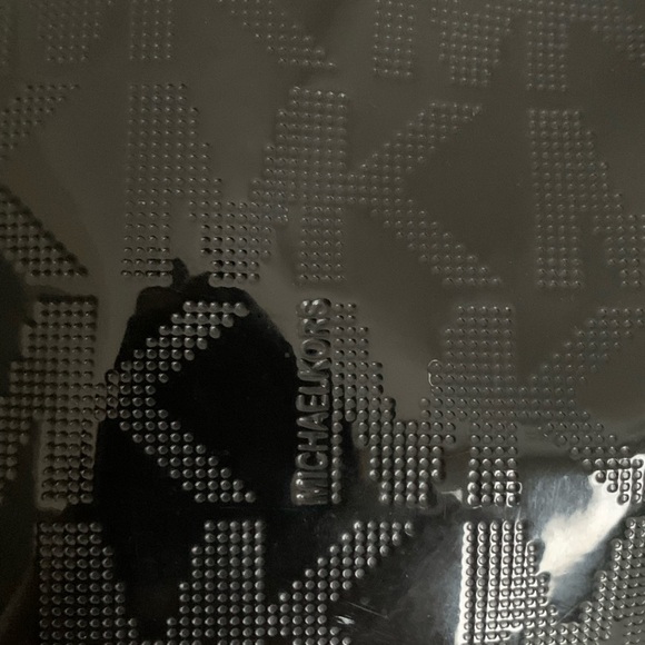 MICHAEL KORS PATENT LEATHER BAG - Picture 4 of 15